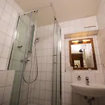 Achtern 3*