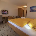 Achtern Pensión 3*