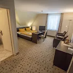 Achtern 3*