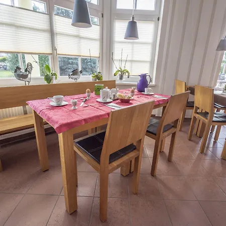Achtern 3*